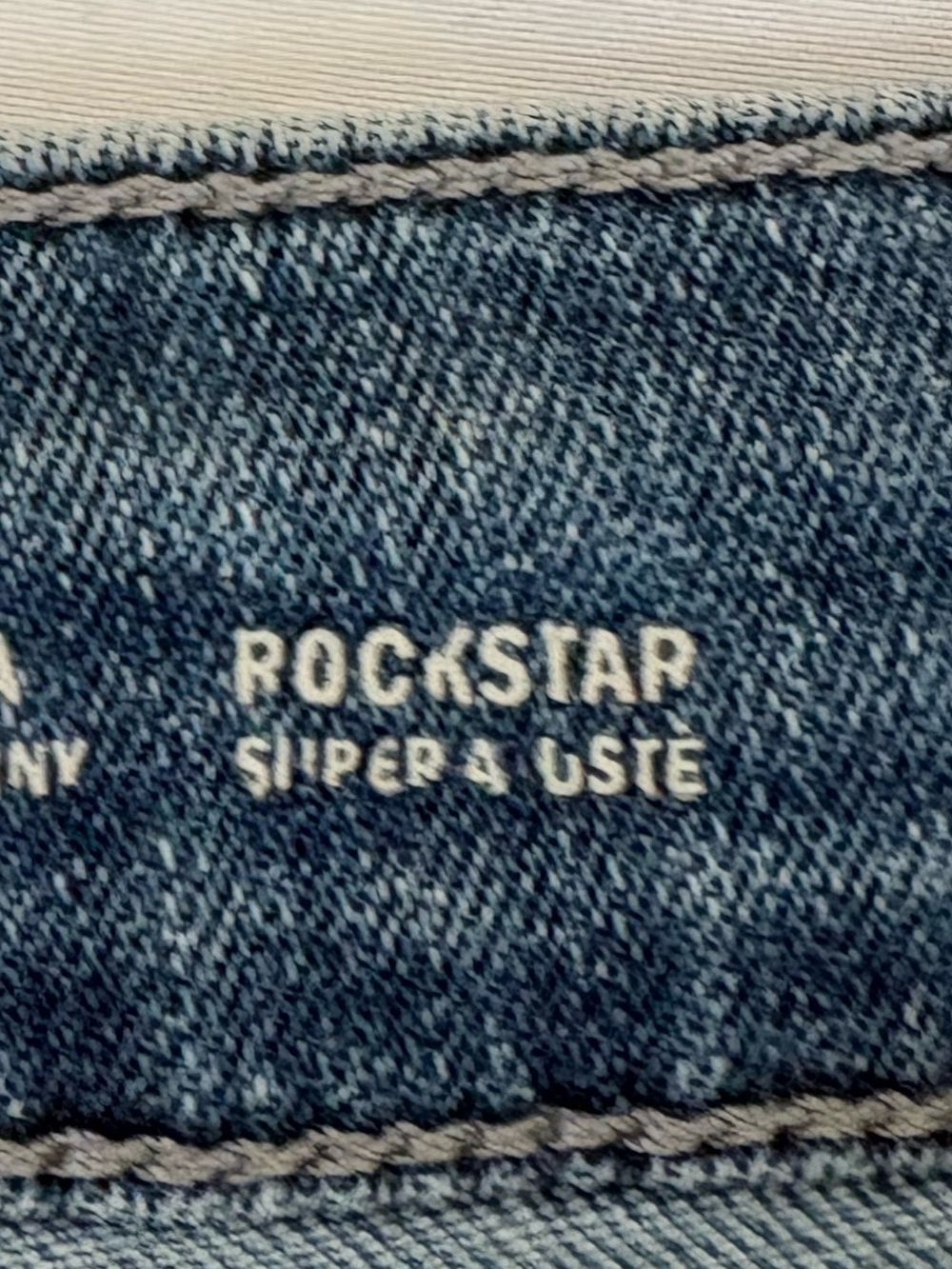 Old Navy Women's Skinny Distressed Blue Jeans Size 14 - Picture 3 of 3